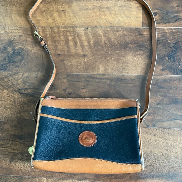 Dooney & Bourke Handbags - Dooney and Bourke Bag